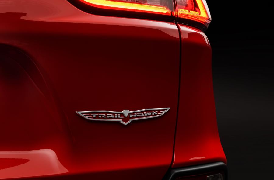 Детали экстерьера Jeep Cherokee Trailhawk (KL) 2019 года  (WW) (фото 4 из 14)